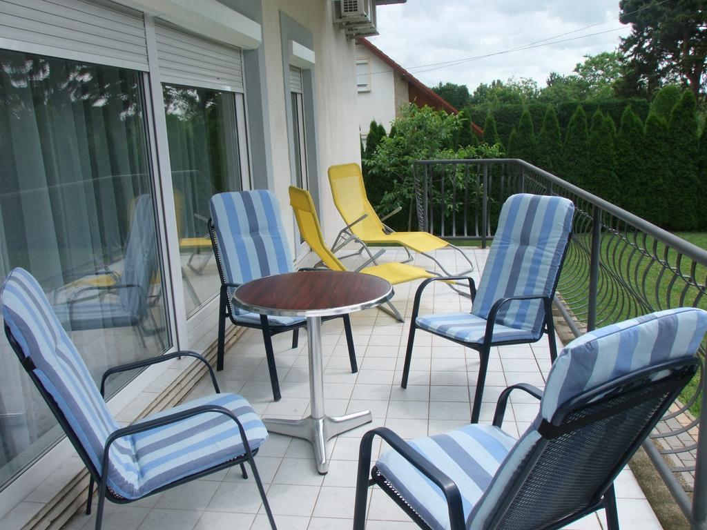 Levente Apartman บาลาตองโยรอค ภายนอก รูปภาพ